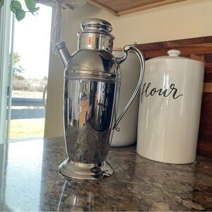 Mid-Century Modern 1950s Chrome Plated Cocktail Shaker Mixer Vintage Barware